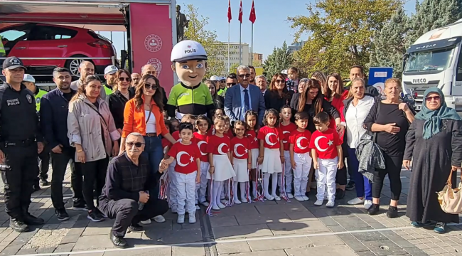 Öğrencilere uygulamalı trafik eğitimi