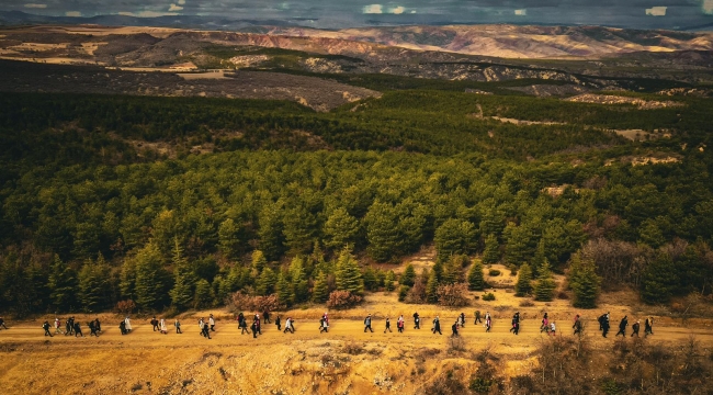 Dağcılar kentin tüm zirvelerine tırmanıyor