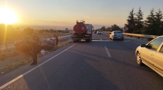 Refüjdeki kanala devrildi, yaralılar var