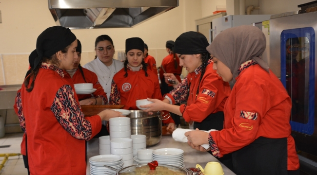 "Tescilli yemeğimiz öğrencilerin ellerinde lezzet buluyor"